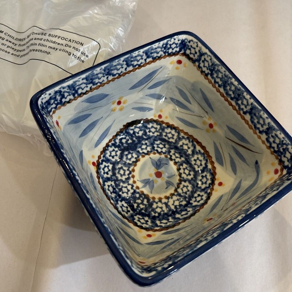 Temp-tations By Tara Old World Blue 1.0 Qt Bowl and Lid Serving Dish Decorative